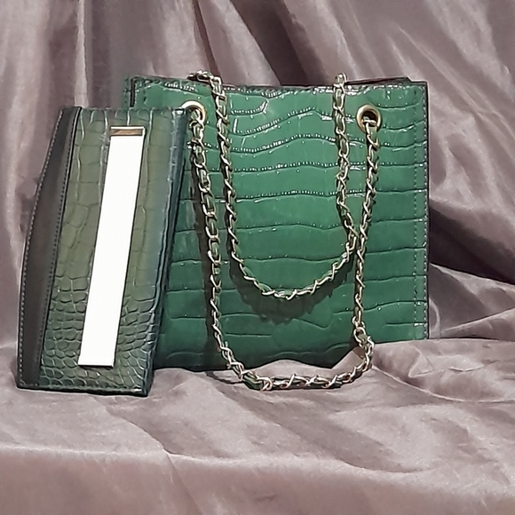 Green Vinyl Crocodile Satchel w/ wallet - Picture 4 of 5